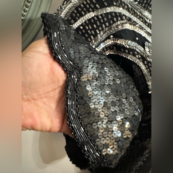 Size Large sequin and beaded black and silcer silk tpp EUC - Picture 7 of 7